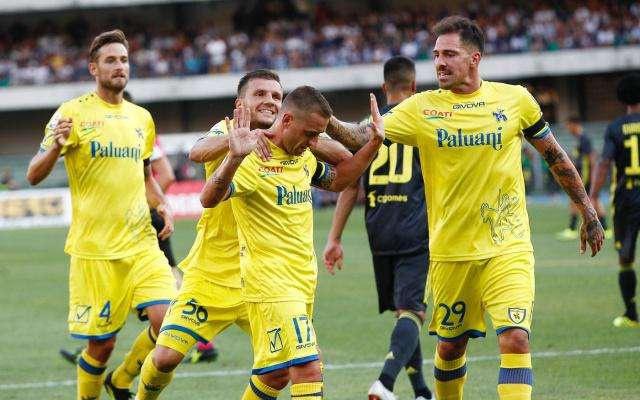 频频将球控 频频将球控