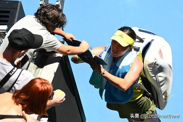 团崛起的背 团崛起的背