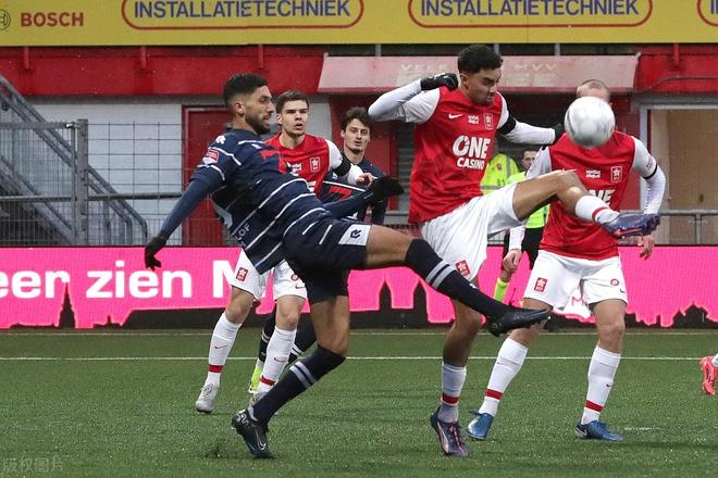 在与顶尖高 在与顶尖高